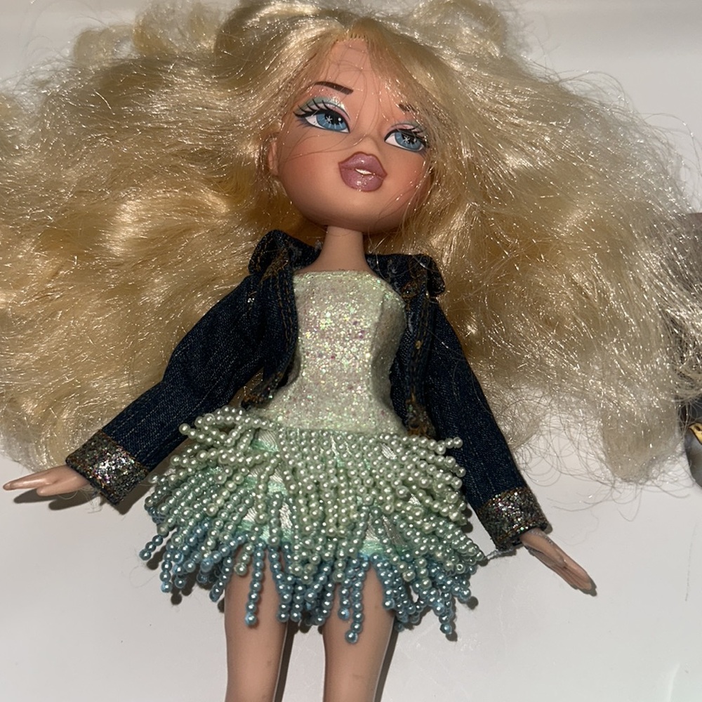 Bratz Cloe Hollywood Style 2005 - Picture 4 of 10